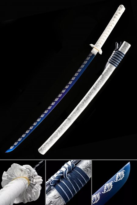 Handgefertigtes Japanisches Samurai-schwert Mit Blauer Klinge Und Silberner Scheide