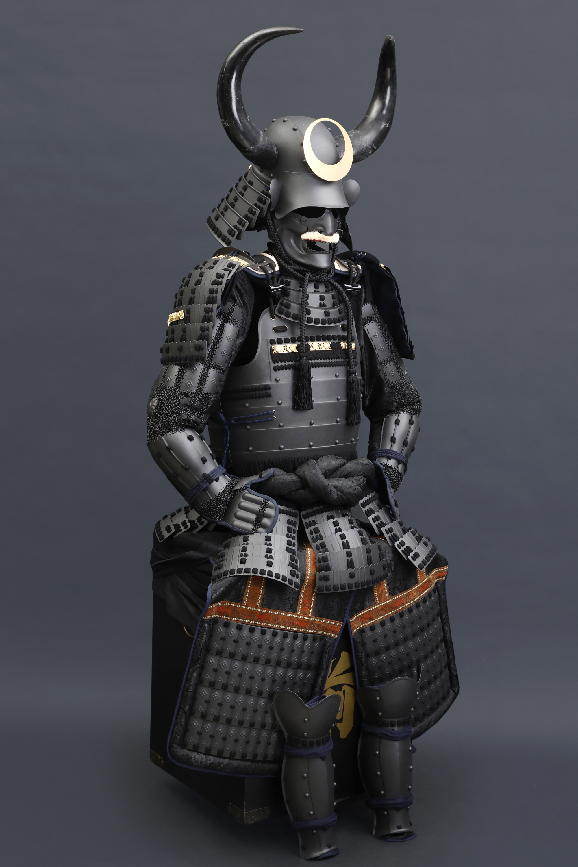 Handmade Special Black Japanese Samurai Armor With Black Bull Antlers, Life Size Samurai Armor Yoroi