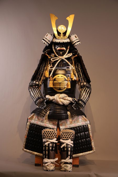 Handmade Tokugawa Clan Black And White Japanese Samurai Armor With Helmet, Life Size Samurai Yoroi