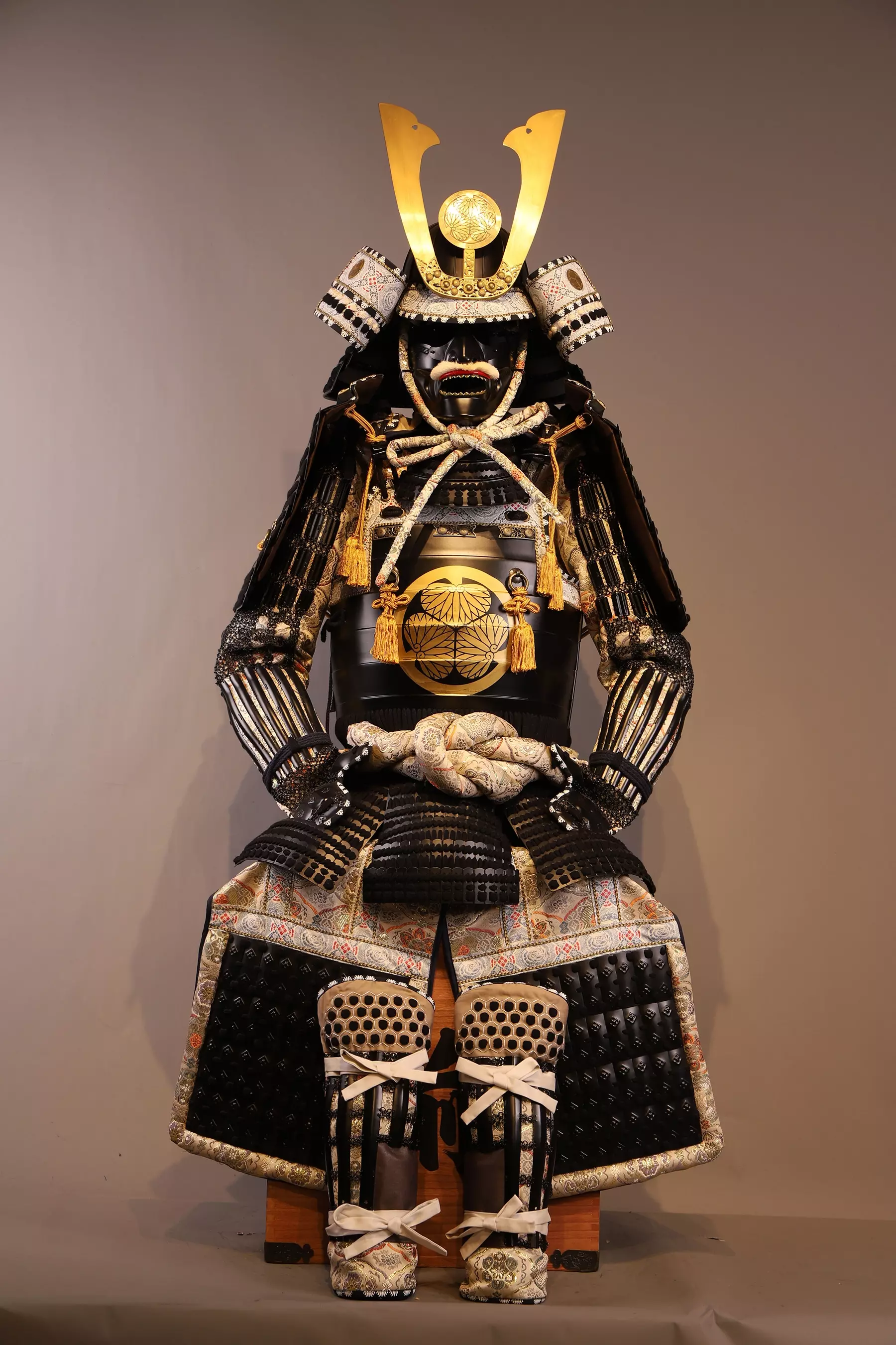 Handmade Tokugawa Clan Black And White Japanese Samurai Armor With ...