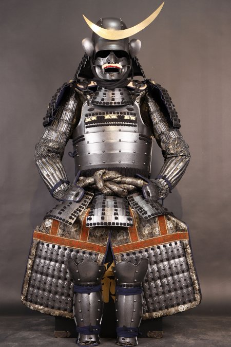 Handmade Masamune Date Japanese Samurai Armor With Silver Crescent Suji Helmet, Life Size Yoroi