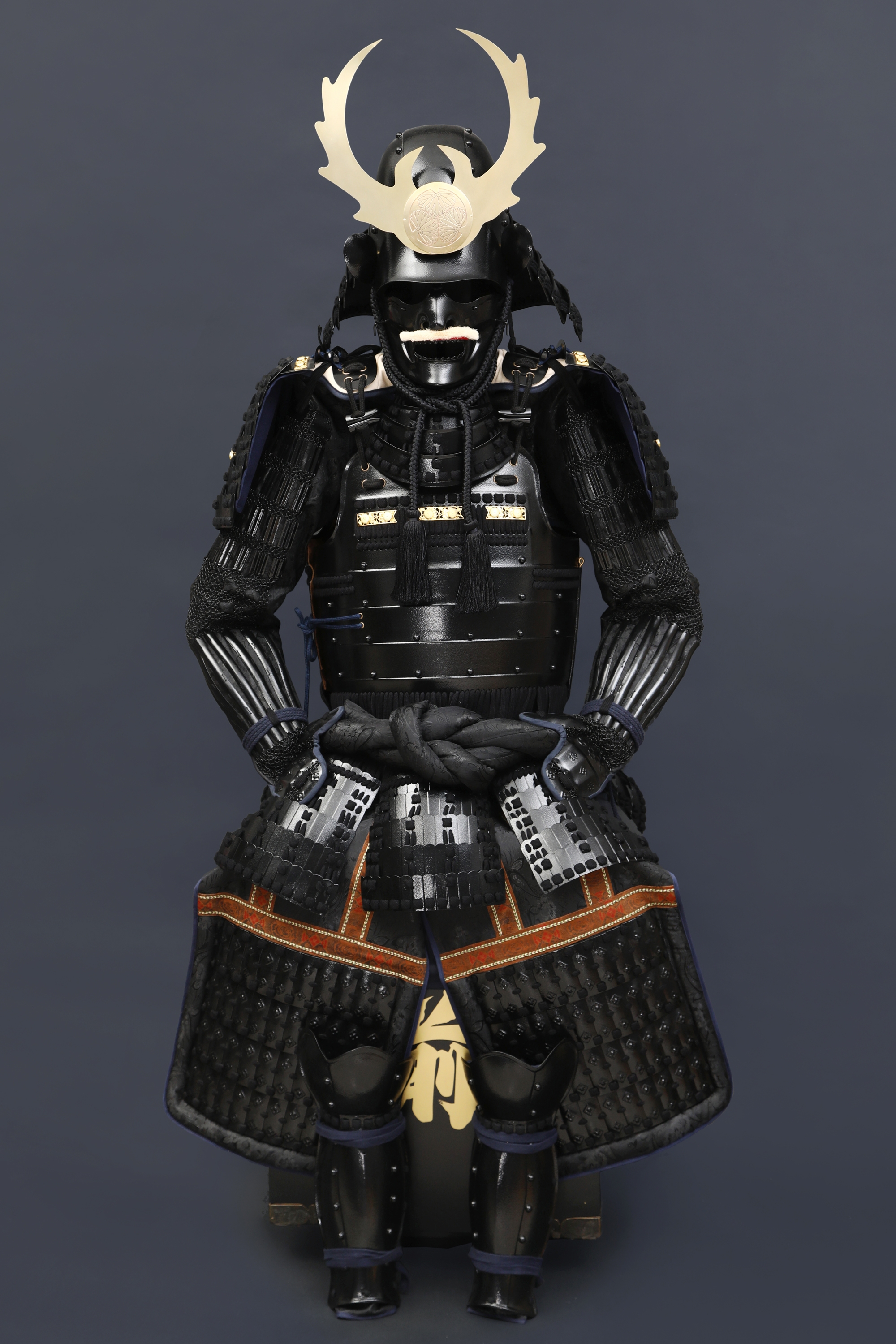 Handmade Tokugawa Clan Black Japanese Samurai Armor With Black Helmet, Life Size Samurai Armor Yoroi