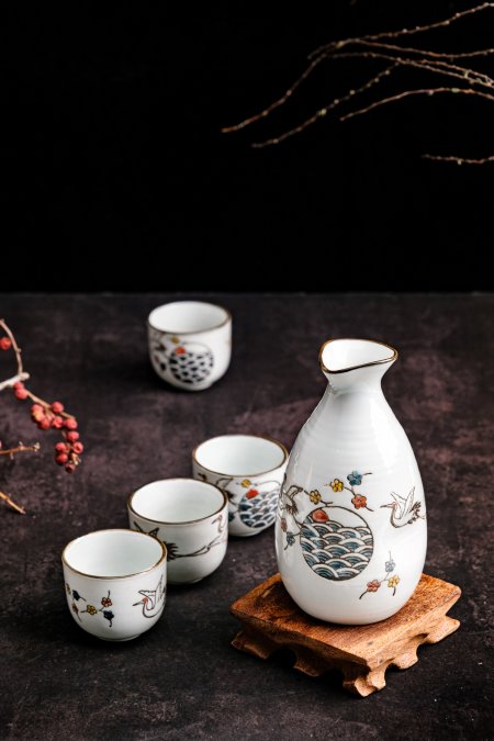 Japanese Sake Serving Set Include 1pc Sake Bottle And 4pcs Sake Cups