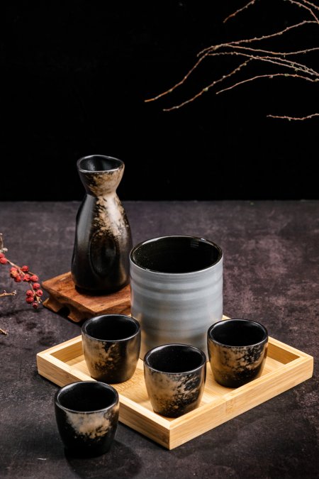 Traditional Japanese Sake Set, 1 Bottle And 5 Cups With Bamboo Tray