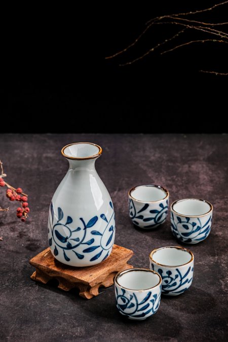 5-piece Japanese Ceramic Sake Set, 1 Serving Carafe And 4 Cups