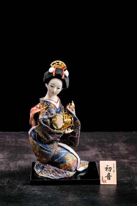 Japanese Geisha Statue Doll Decor Display