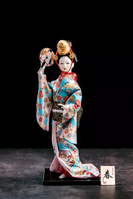 Japanese Geisha Figurine Doll With Fan