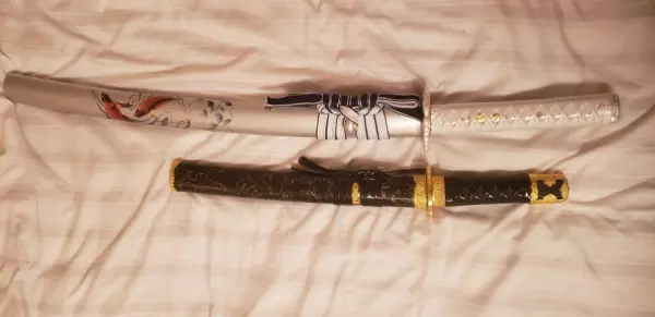 Handmade Spring Steel Blue Balde Real Japanese Wakizashi Sword With White Scabbard And Alloy Tsuba