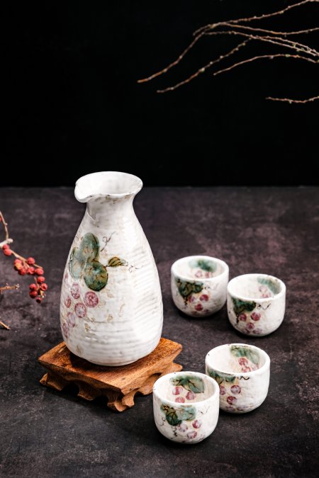 Japanese Sake Serving Set, 1 Sake Bottle And 4 Sake Cups