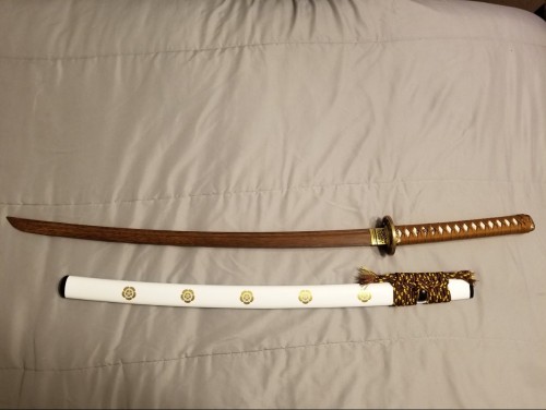 Handmade Wooden Blade Unsharpened Japanese Samurai Katana Swords With White Scabbard