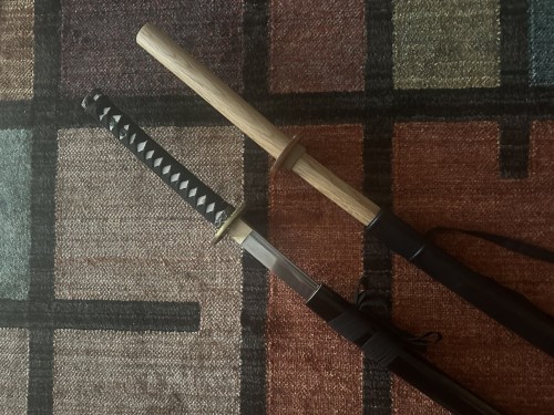 Damascus Steel Katana Sword with Black Piano Lacquer Saya and Dragon Tsuba - Full Tang Collectible