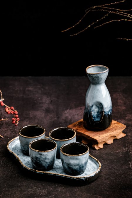 Traditional Japanese Sake Set, 1 Bottle And 4 Cups With Ceramic Tray